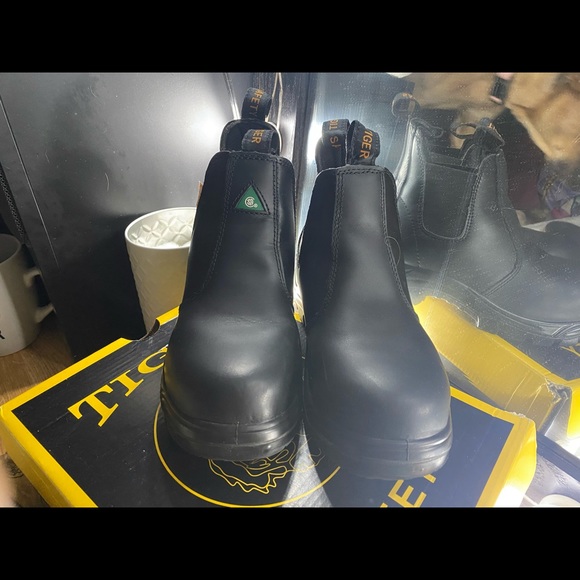 Steel toe boots - Picture 4 of 5